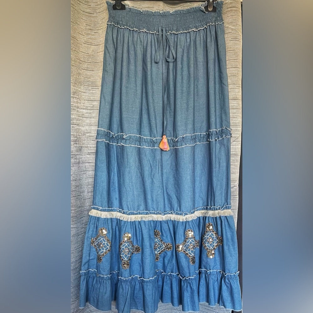 Women’s Maxi skirt with gold detail - Picture 5 of 5